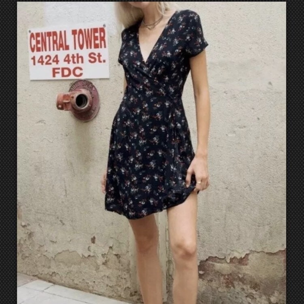 Brandy Melville Self Tie Wrap Robbie Dress